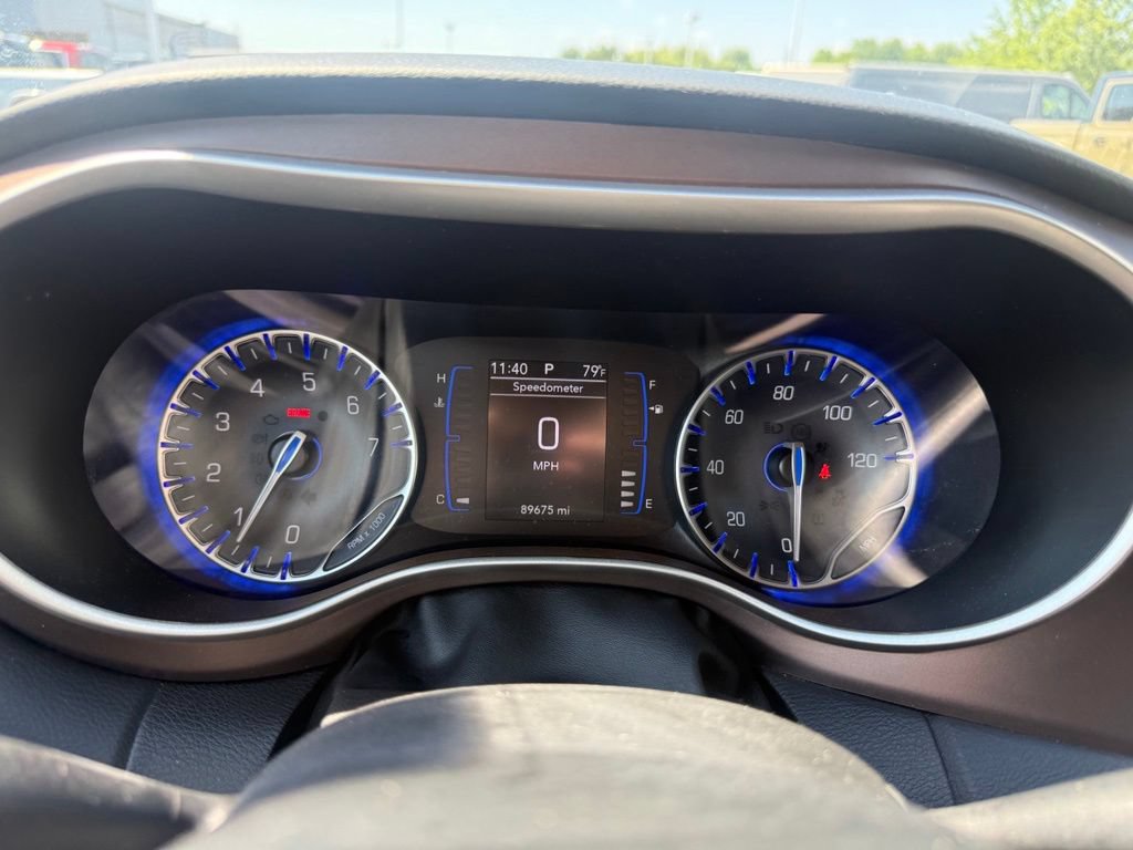 Used 2023 Chrysler Voyager LX FWD image 17