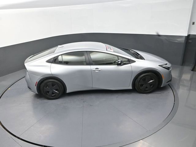 Used 2024 Toyota Prius LE image 18