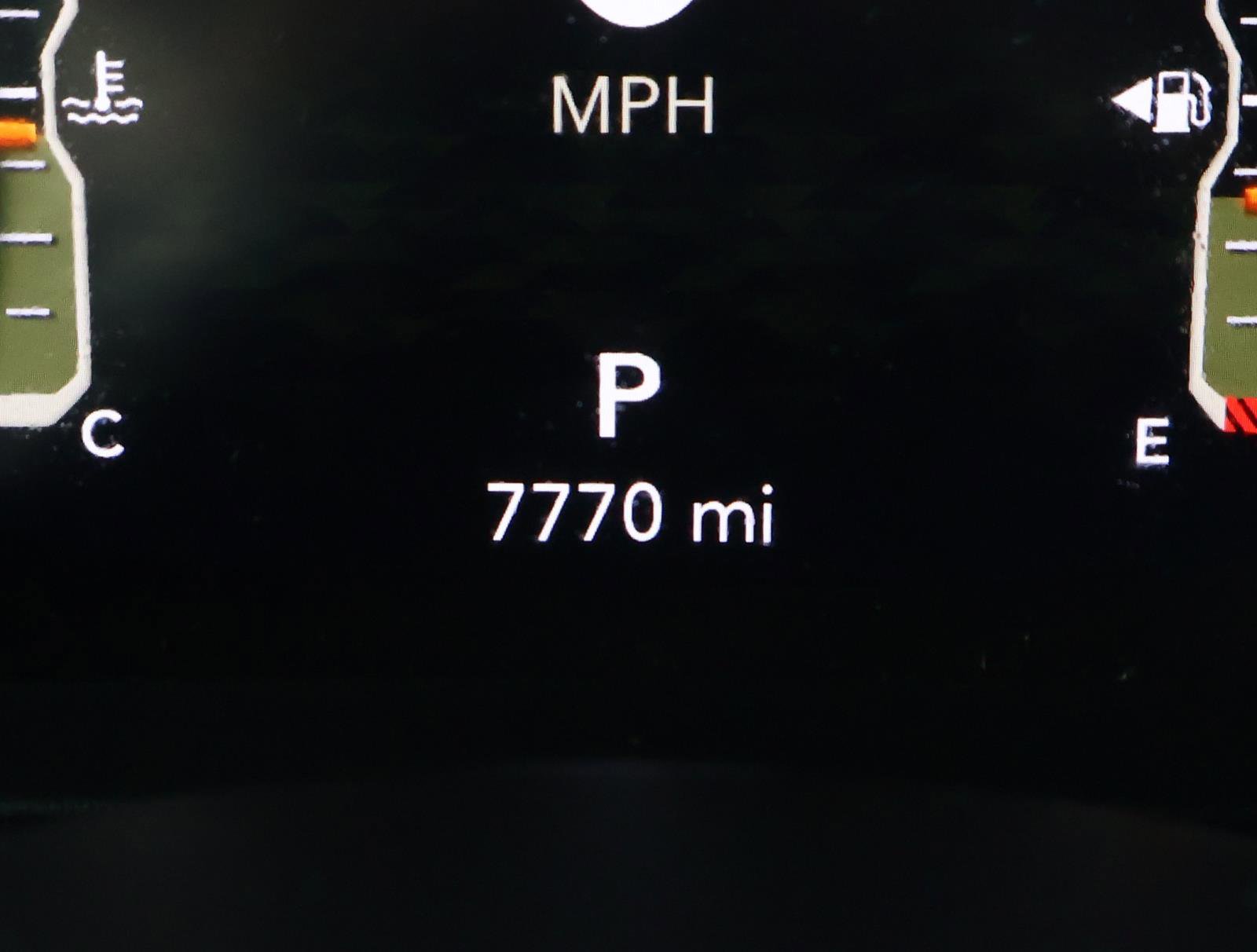 Used 2024 Jeep Wrangler Unlimited Rubicon w/ Technology Group image 33