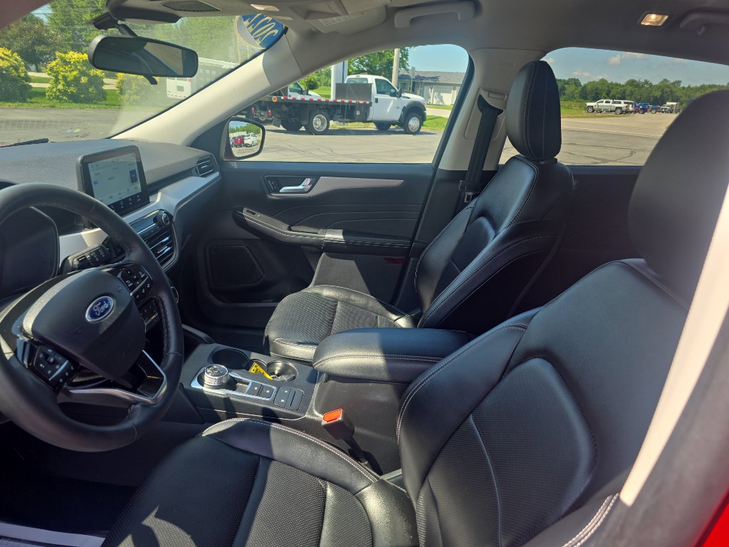 Used 2022 Ford Escape SEL image 7