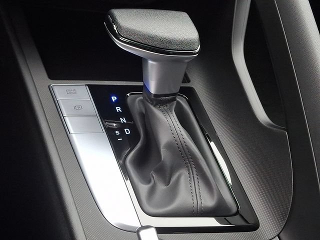 New 2026 Hyundai Elantra SE FWD image 17