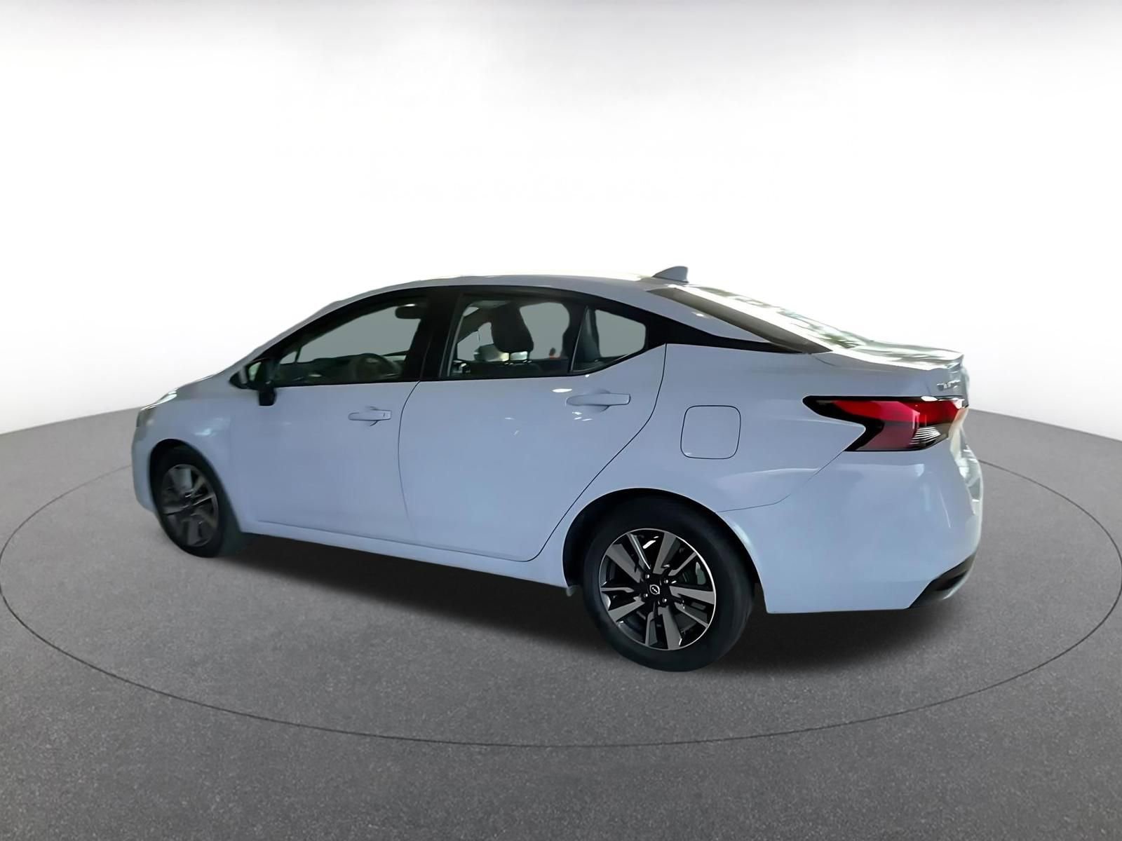 Used 2025 Nissan Versa SV image 10