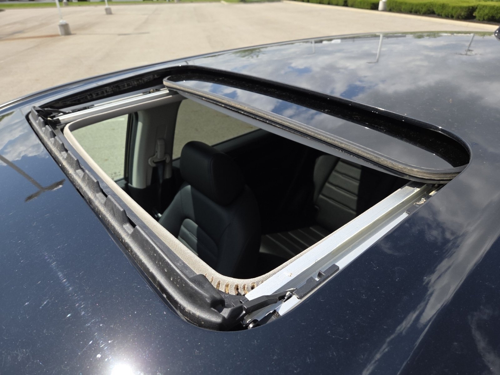 Used 2023 Honda CR-V EX-L image 4