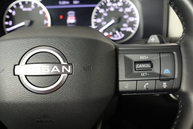 Used 2025 Nissan Rogue SV FWD image 9