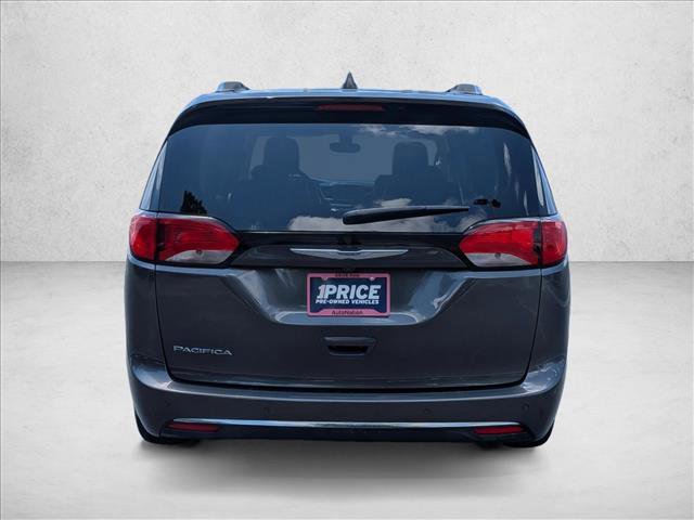 Used 2020 Chrysler Pacifica Touring-L FWD image 7