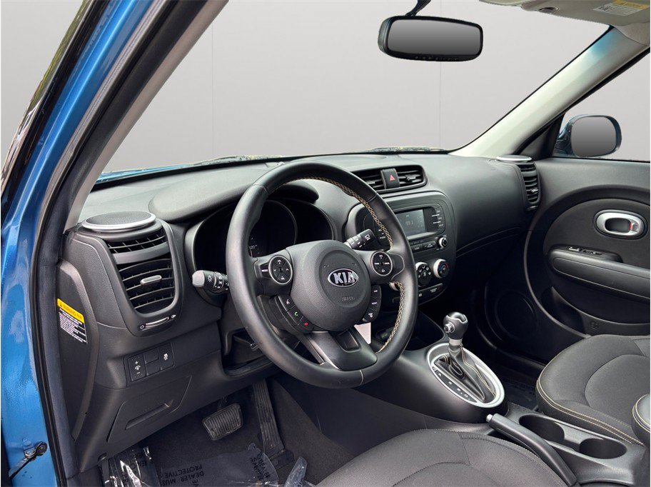 Used 2016 Kia Soul + w/ Designer's Package FWD image 6