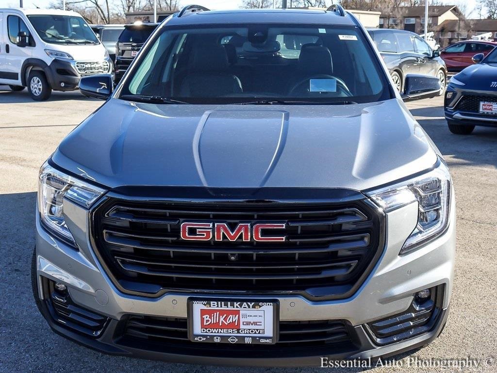 Used 2024 GMC Terrain SLT w/ Tech Package image 5
