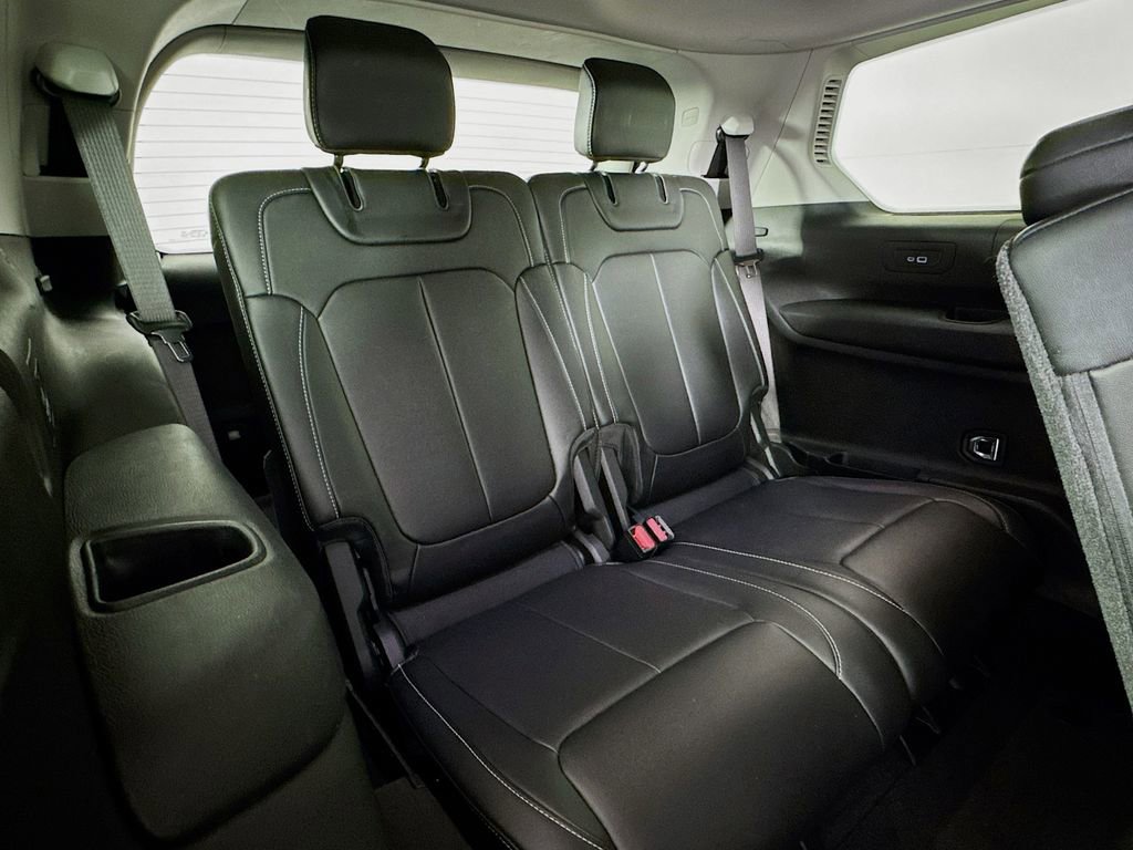 Used 2022 Jeep Grand Cherokee L Limited image 33