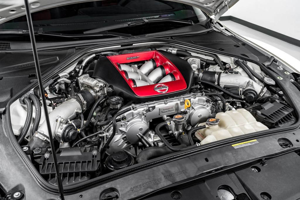 Used 2016 Nissan GT-R NISMO AWD/4WD image 39