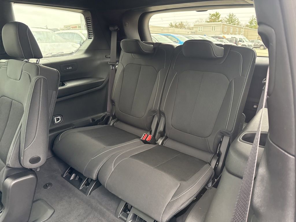 Certified 2025 Jeep Grand Cherokee L Laredo w/ Luxury Tech Group I image 23