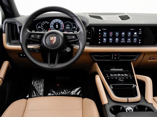 Used 2025 Porsche Cayenne image 18