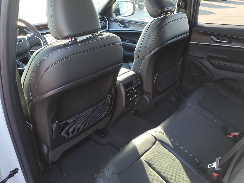 New 2026 Jeep Grand Cherokee Altitude AWD/4WD image 14