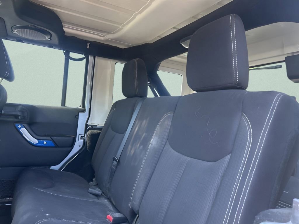 Used 2013 Jeep Wrangler Unlimited Sahara AWD/4WD image 18