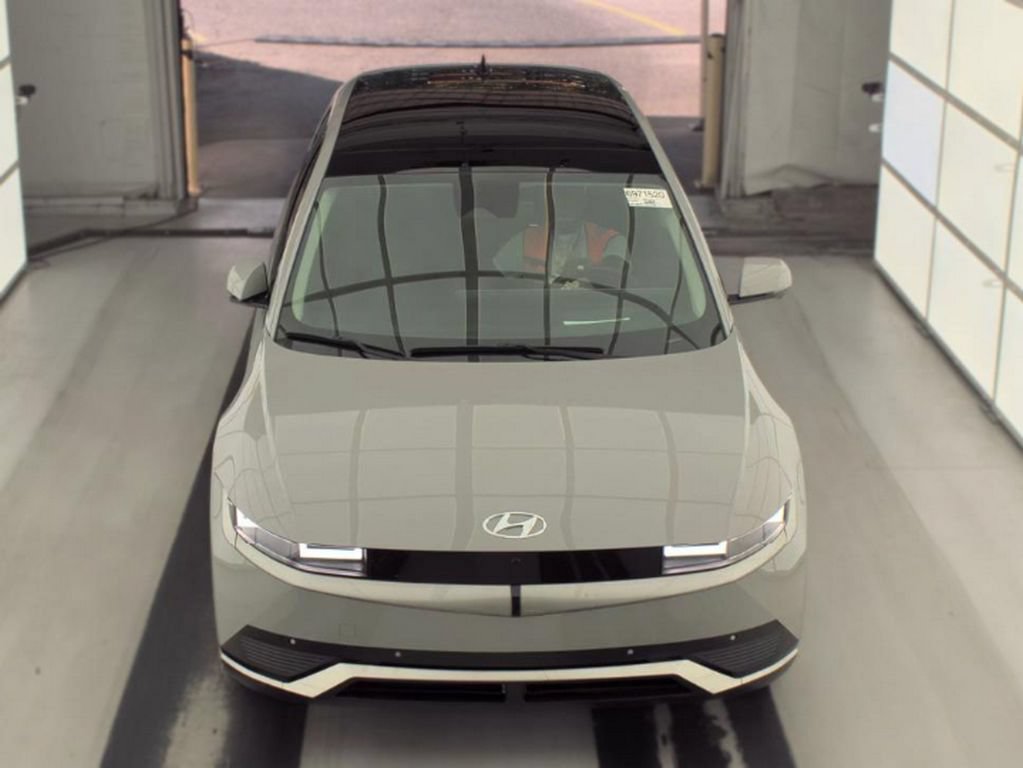Used 2023 Hyundai Ioniq 5 Limited AWD/4WD image 2
