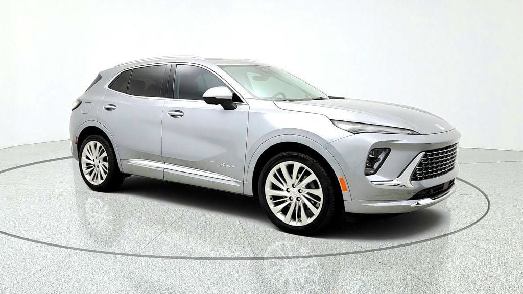 Used 2024 Buick Envision Avenir AWD/4WD image 3