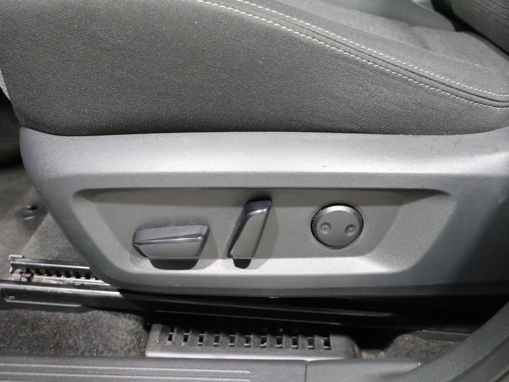 Used 2023 Nissan Rogue SV AWD/4WD image 12