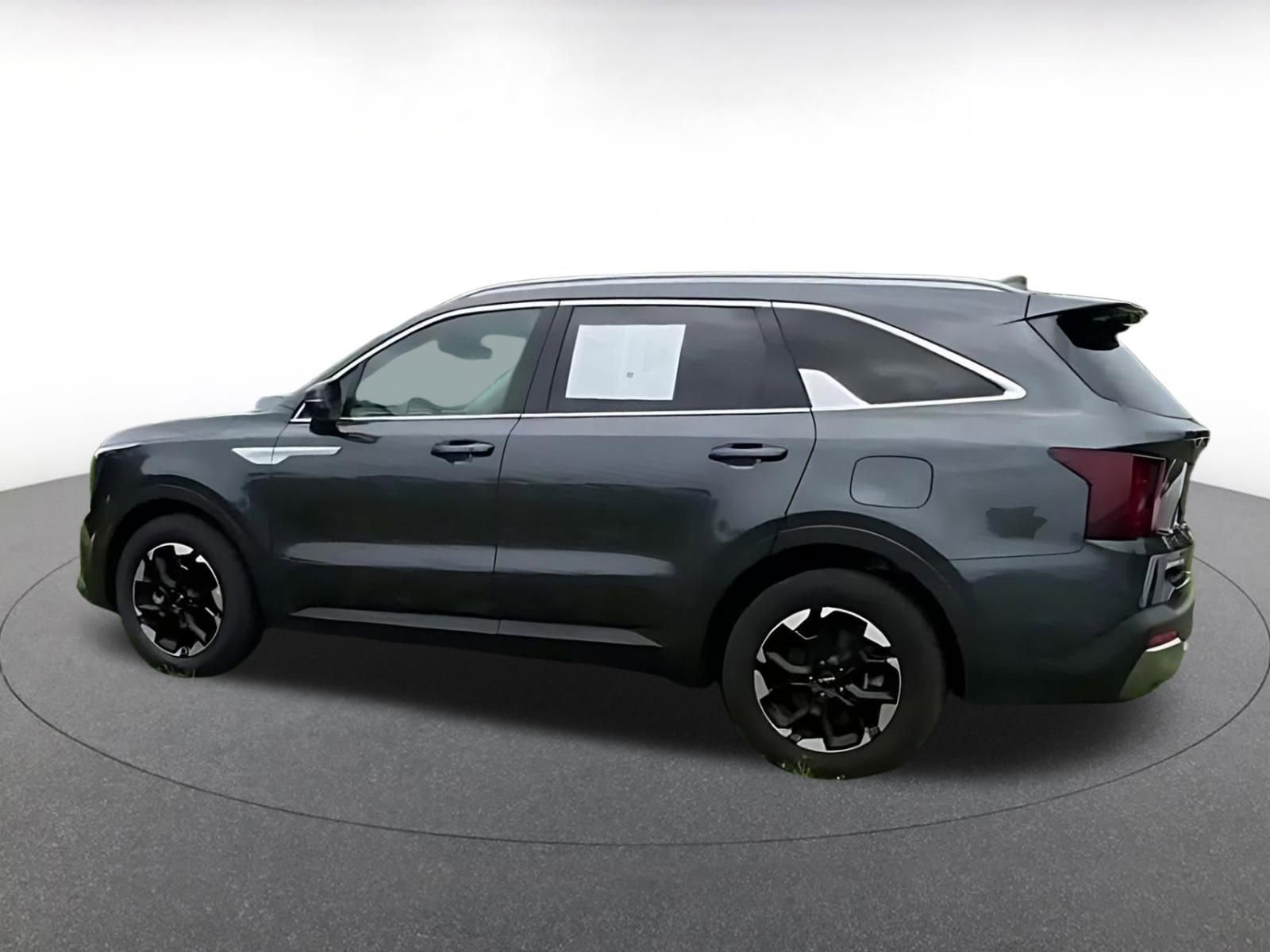 Used 2024 Kia Sorento S FWD image 10