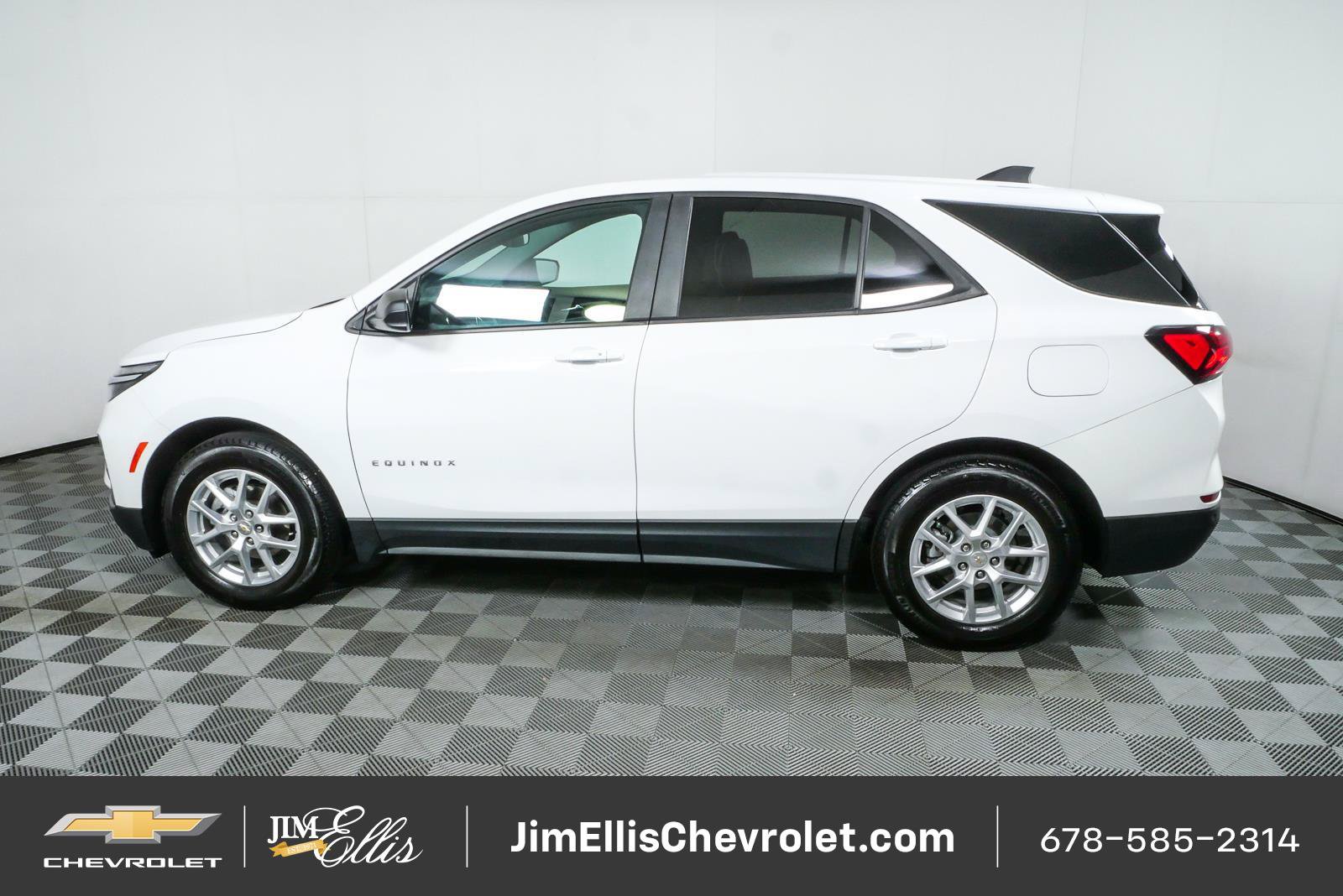 Certified 2024 Chevrolet Equinox LS w/ LS Convenience Package FWD image 28