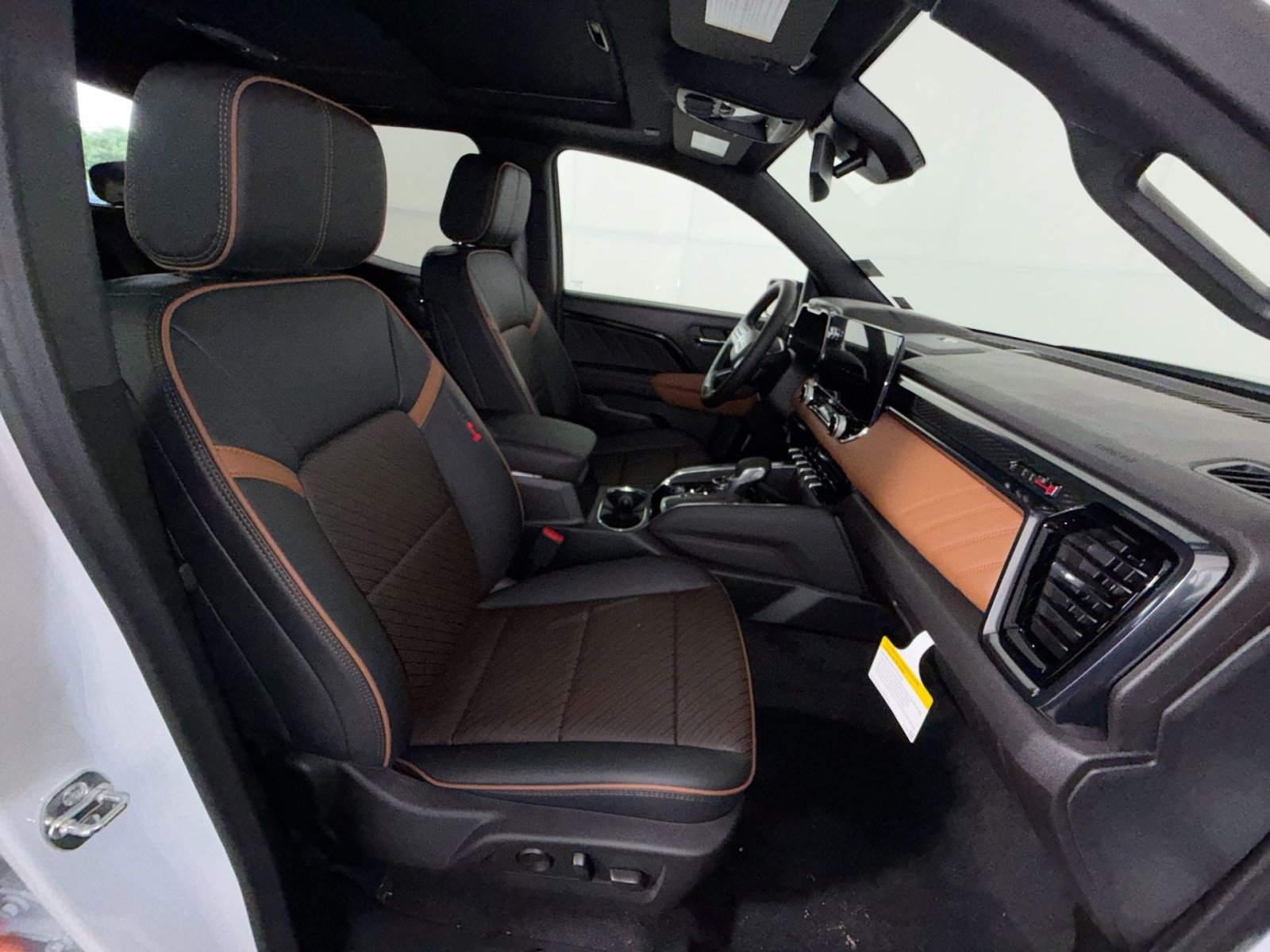 New 2026 GMC Canyon AT4 w/ Technology Plus Package AWD/4WD image 28