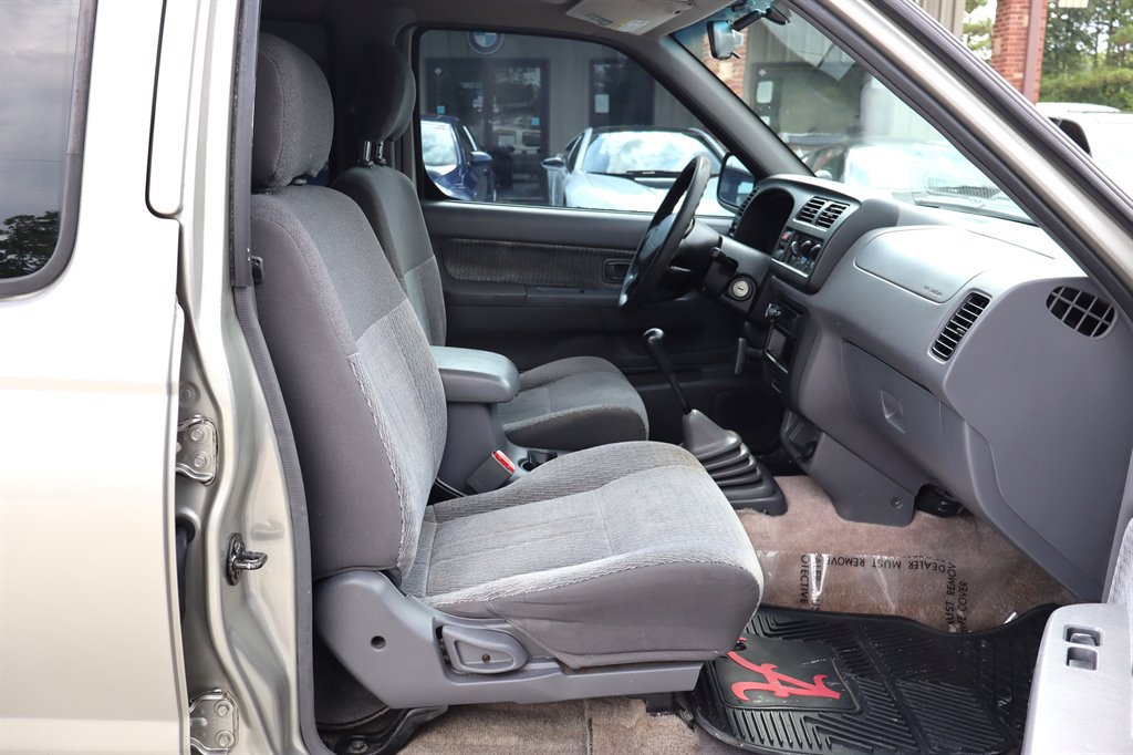 Used 2000 Nissan Frontier XE RWD image 21