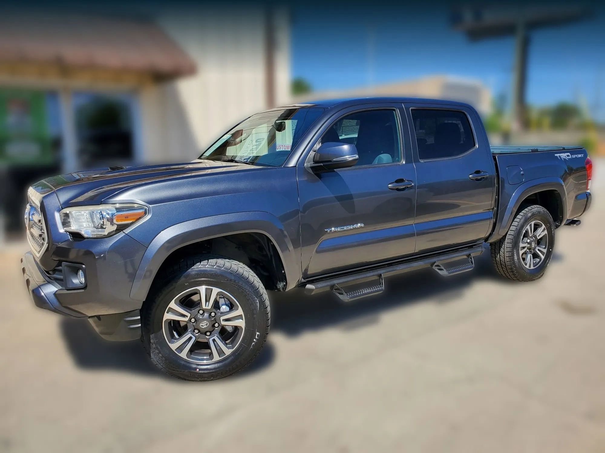Used 2017 Toyota Tacoma TRD Sport w/ Tow Package image 2