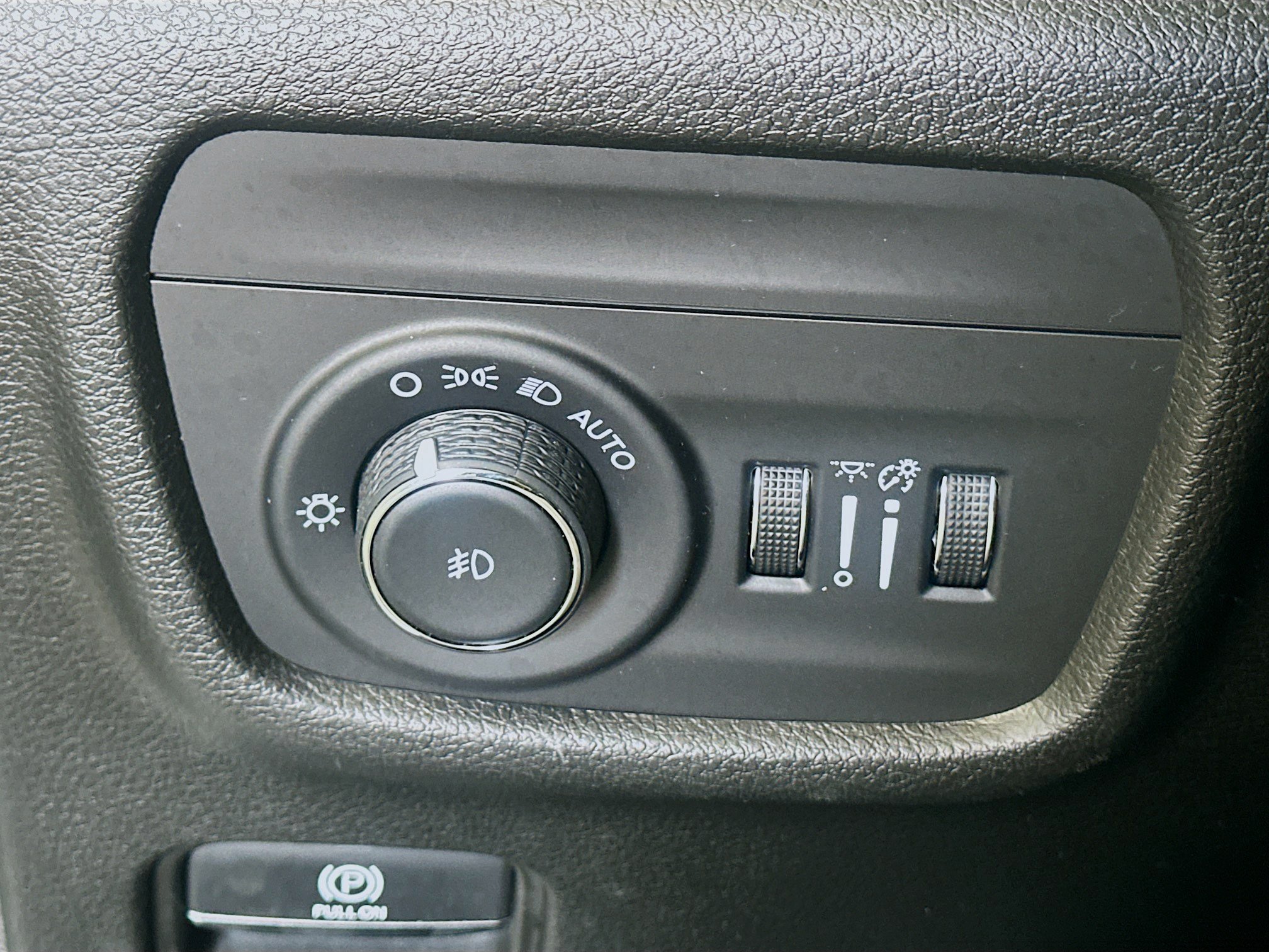 Used 2023 Jeep Grand Cherokee L Limited AWD/4WD image 17