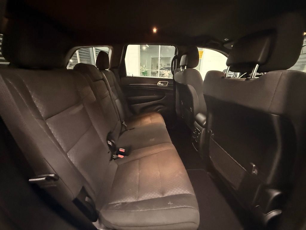 Used 2020 Jeep Grand Cherokee Laredo image 18