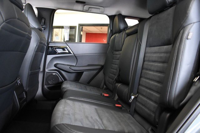 New 2026 Mitsubishi Outlander AWD image 28