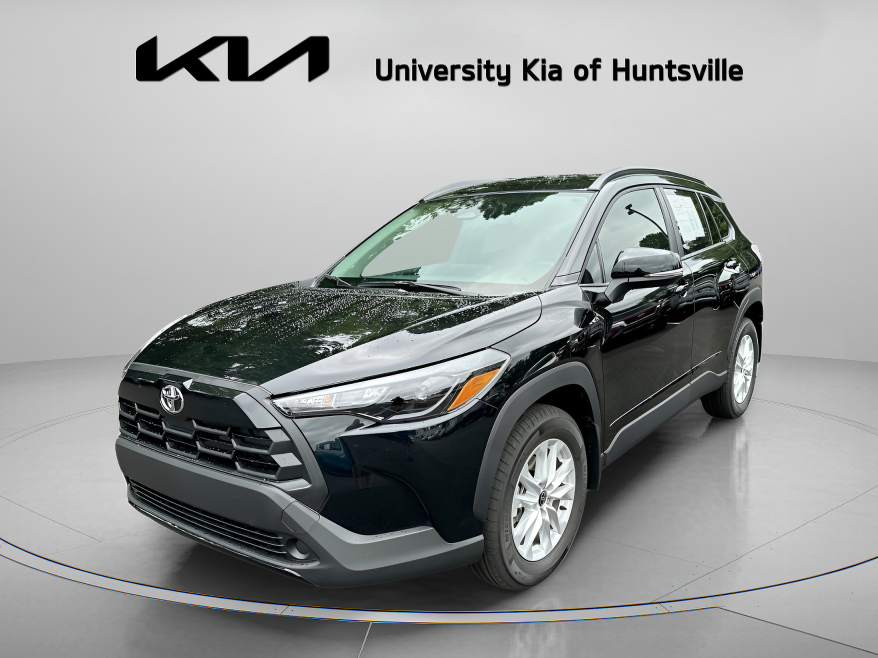 Used 2026 Toyota Corolla Cross LE FWD image 4