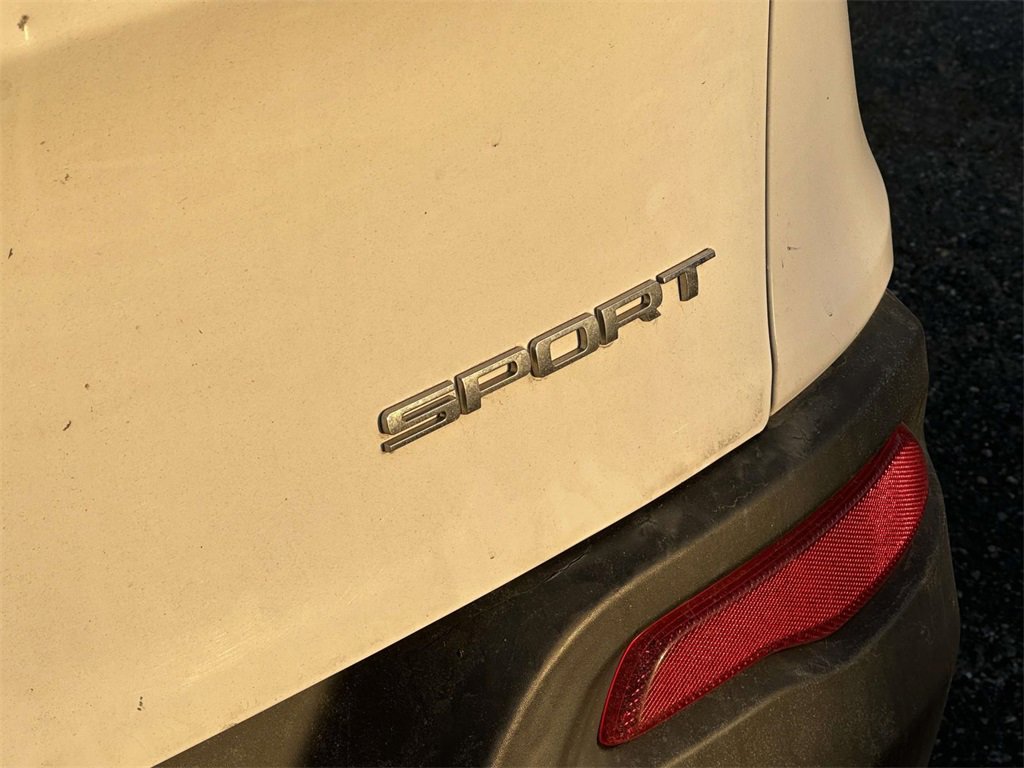 Used 2014 Jeep Cherokee Sport image 11