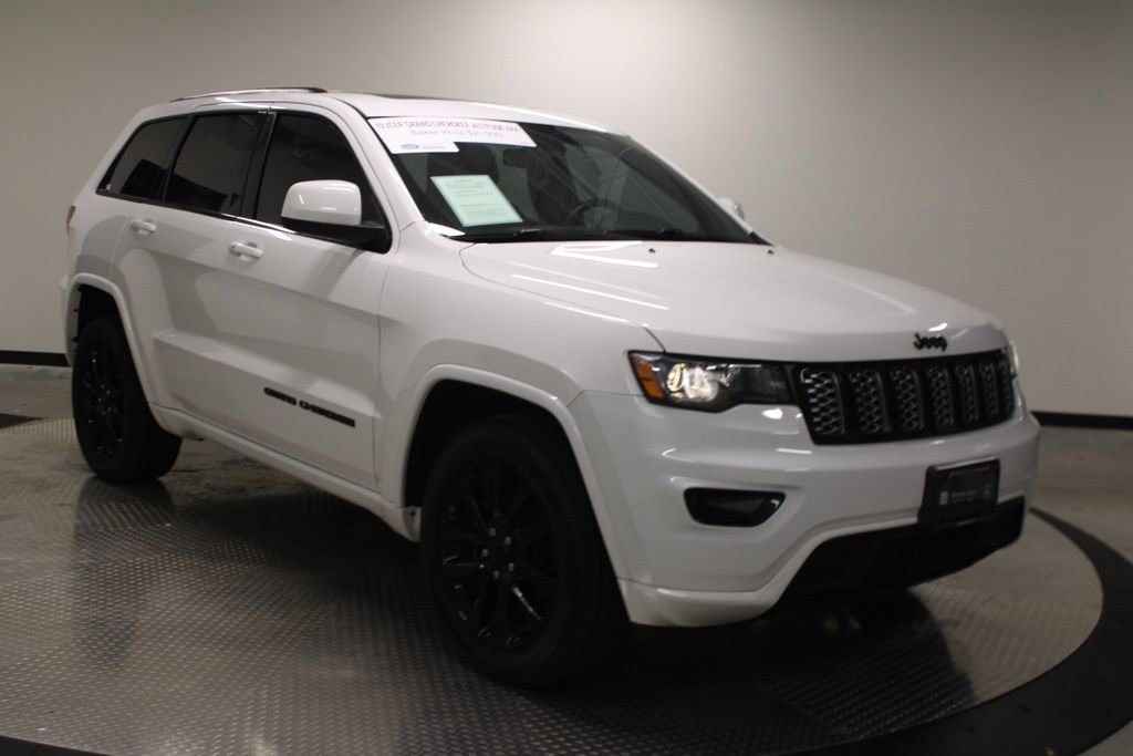 Used 2019 Jeep Grand Cherokee Altitude AWD/4WD image 9