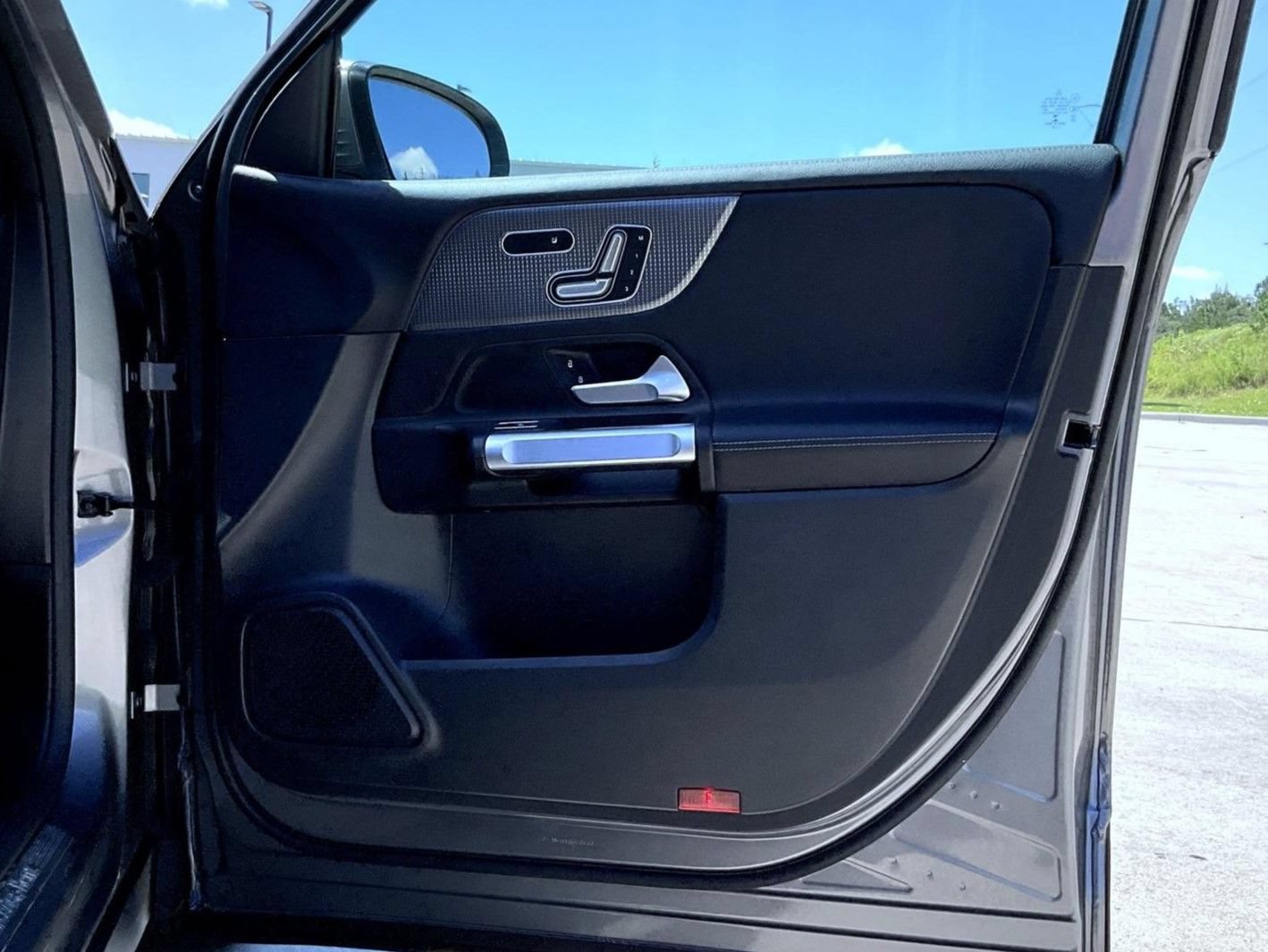 Used 2021 Mercedes-Benz GLB 250 4MATIC image 17