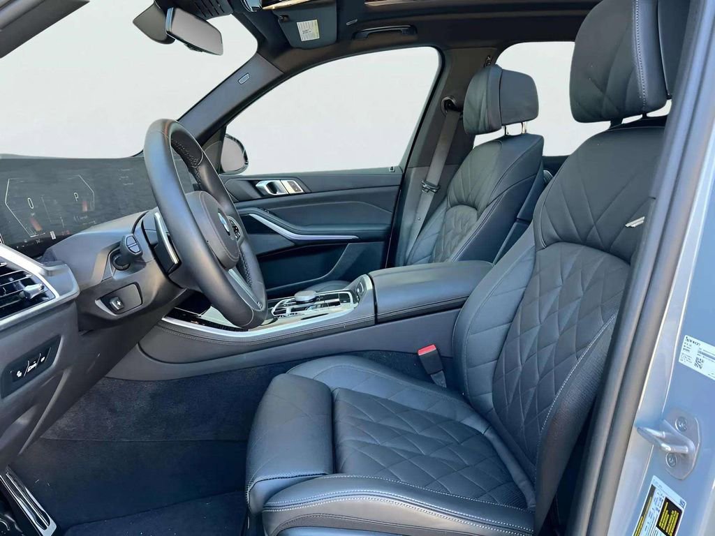 Used 2025 BMW X5 xDrive40i w/ M Sport Package image 8