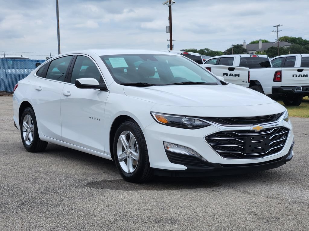 Used 2024 Chevrolet Malibu LT FWD image 3