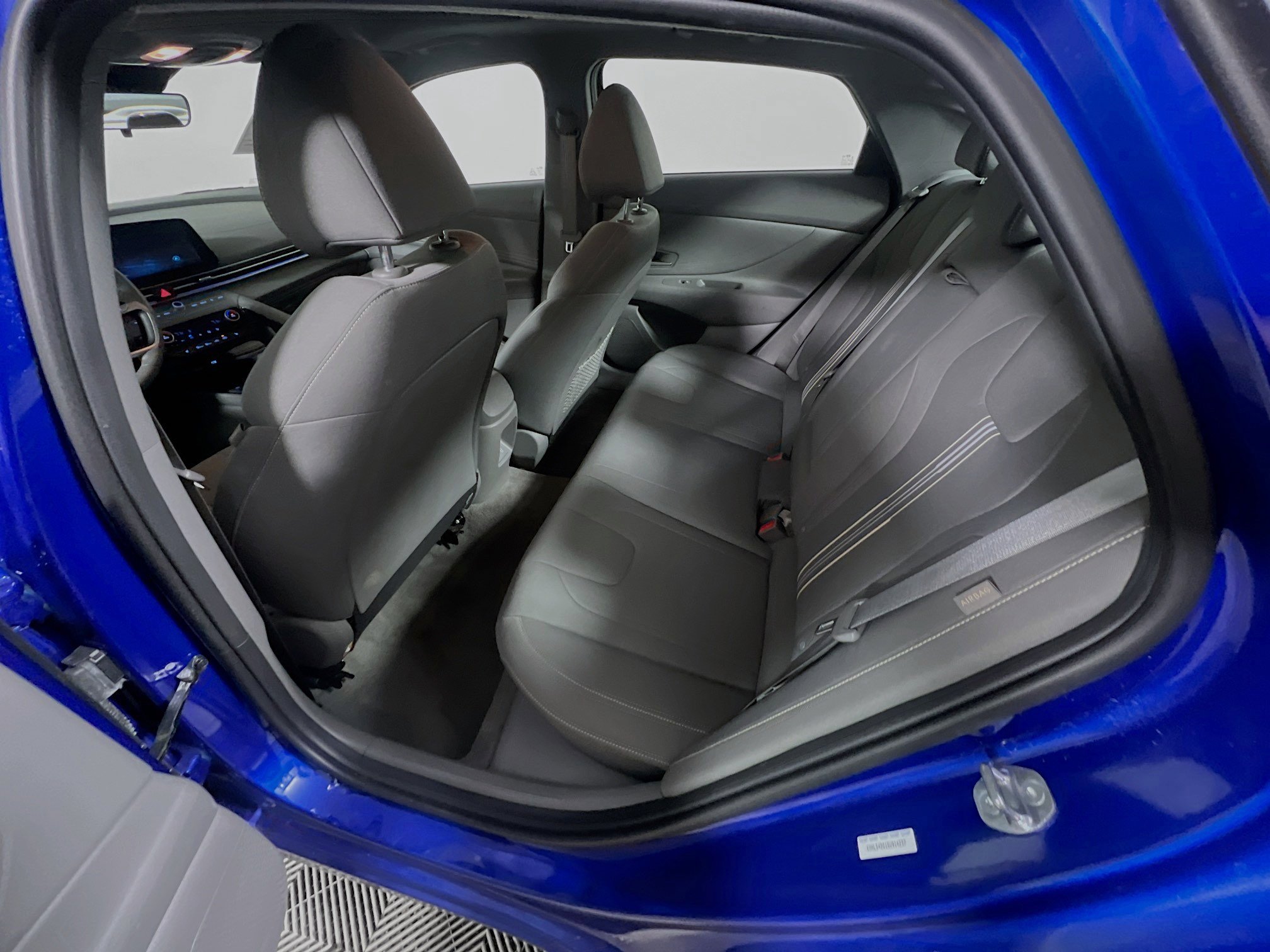 Used 2025 Hyundai Elantra SEL image 29