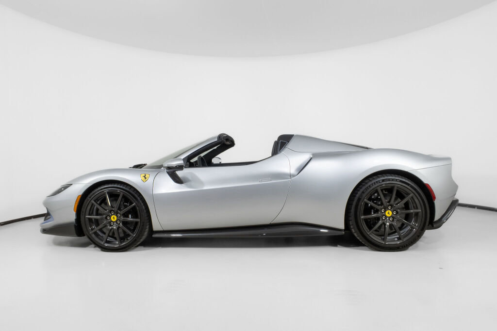 Used 2023 Ferrari 296 GTS image 3