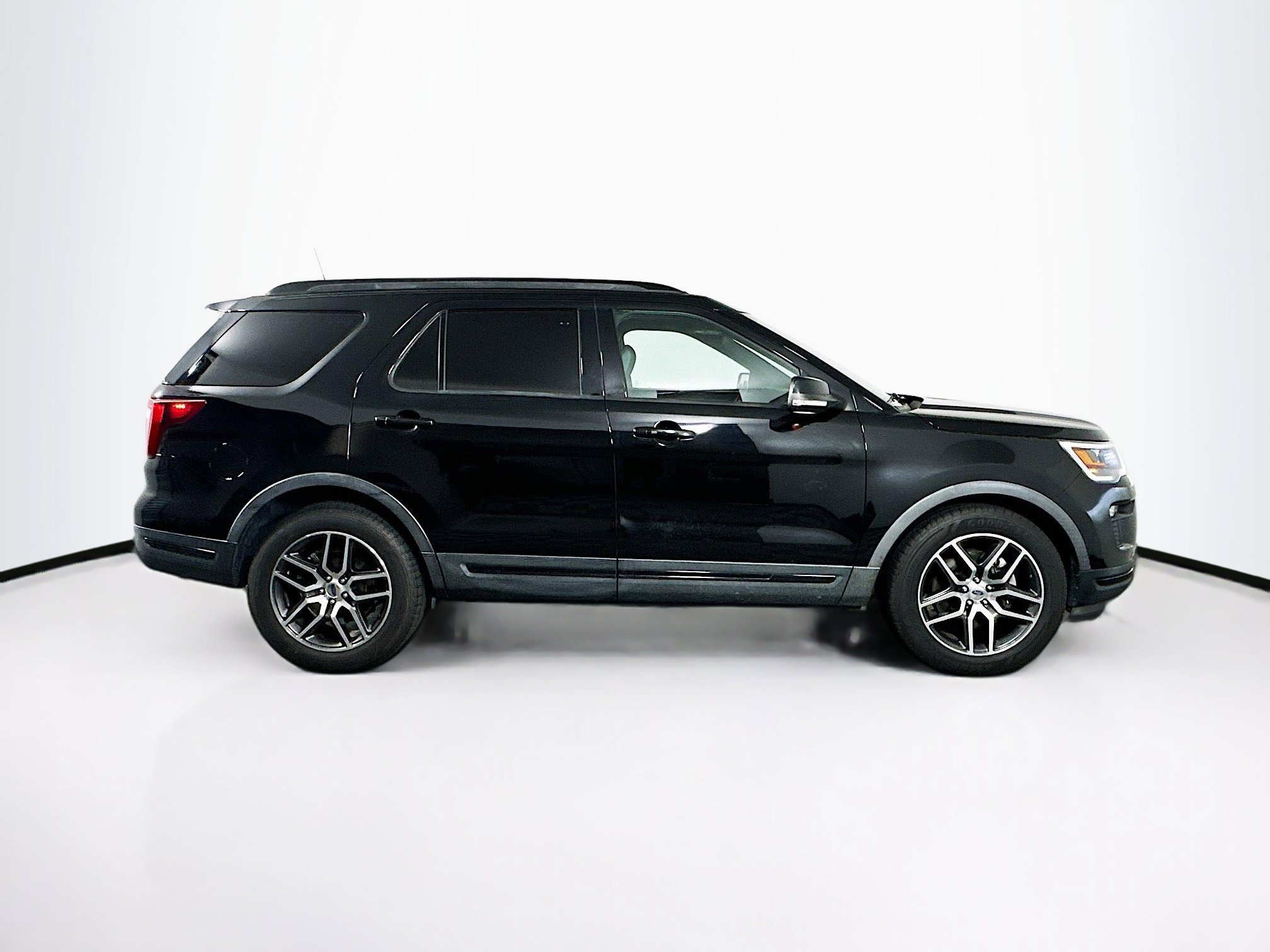 Used 2018 Ford Explorer Sport w/ Equipment Group 401A AWD/4WD image 10