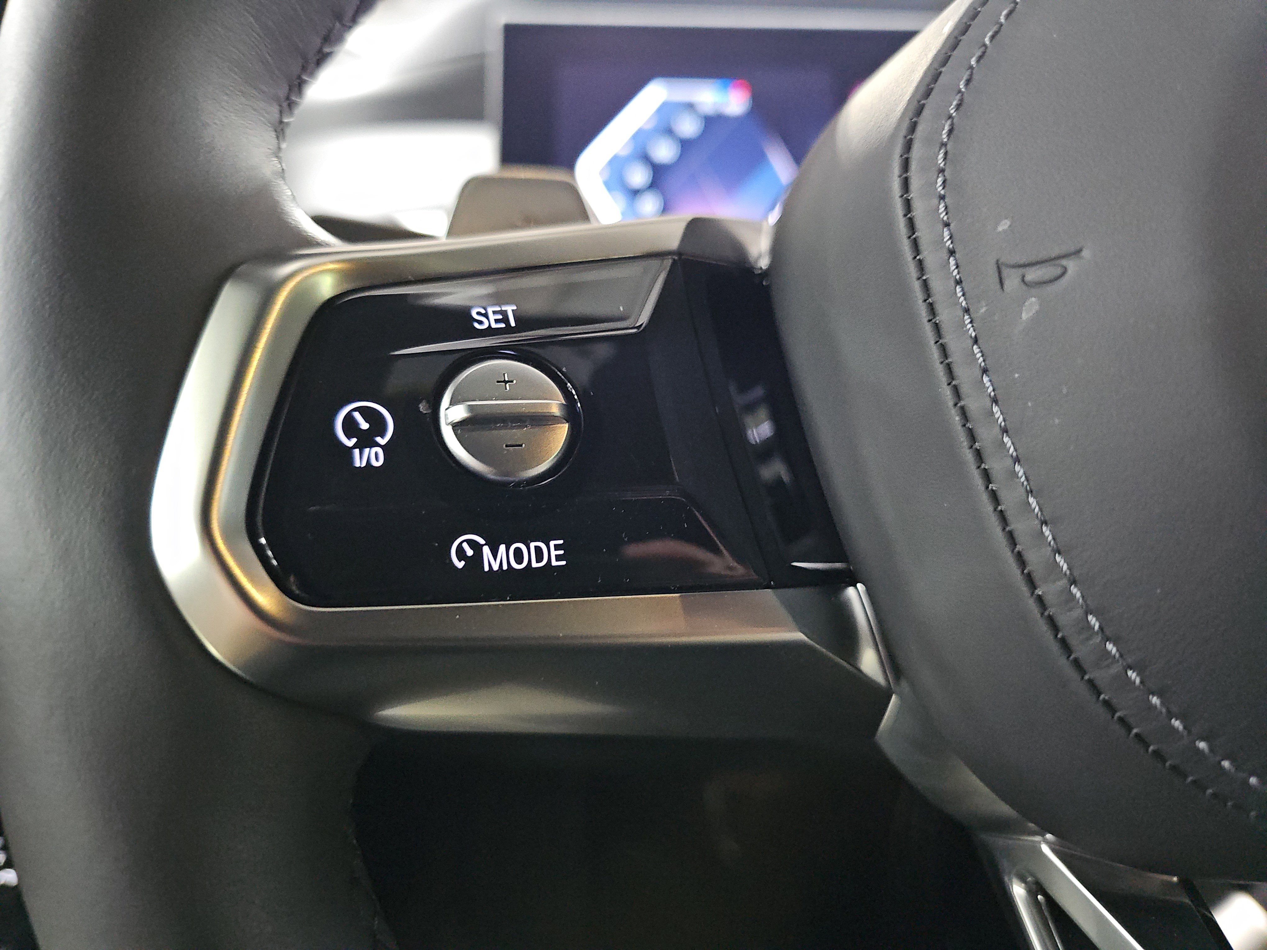 Certified 2025 BMW 760i xDrive w/ Executive Package AWD/4WD image 19