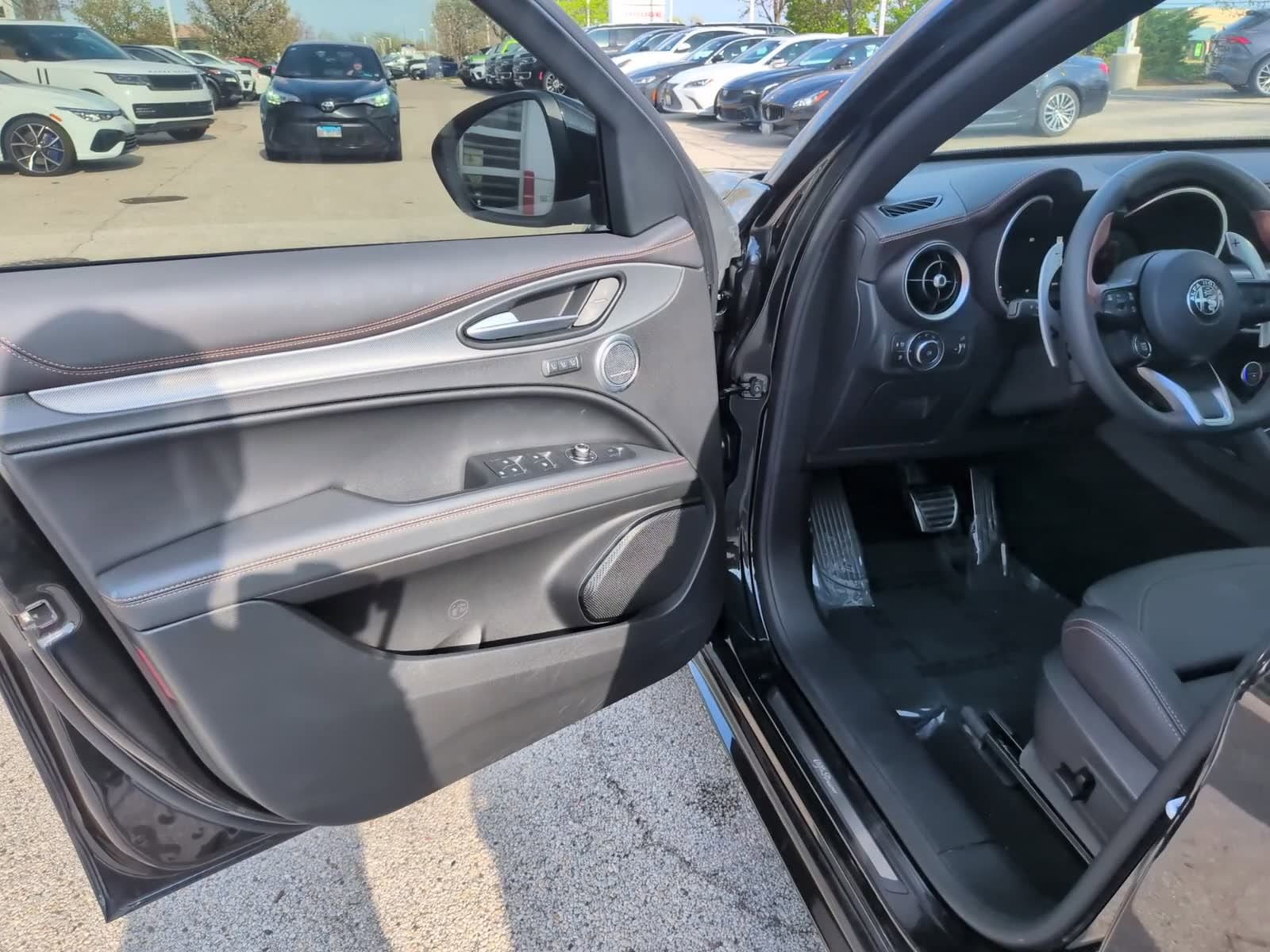 Used 2025 Alfa Romeo Stelvio Sprint AWD/4WD image 19