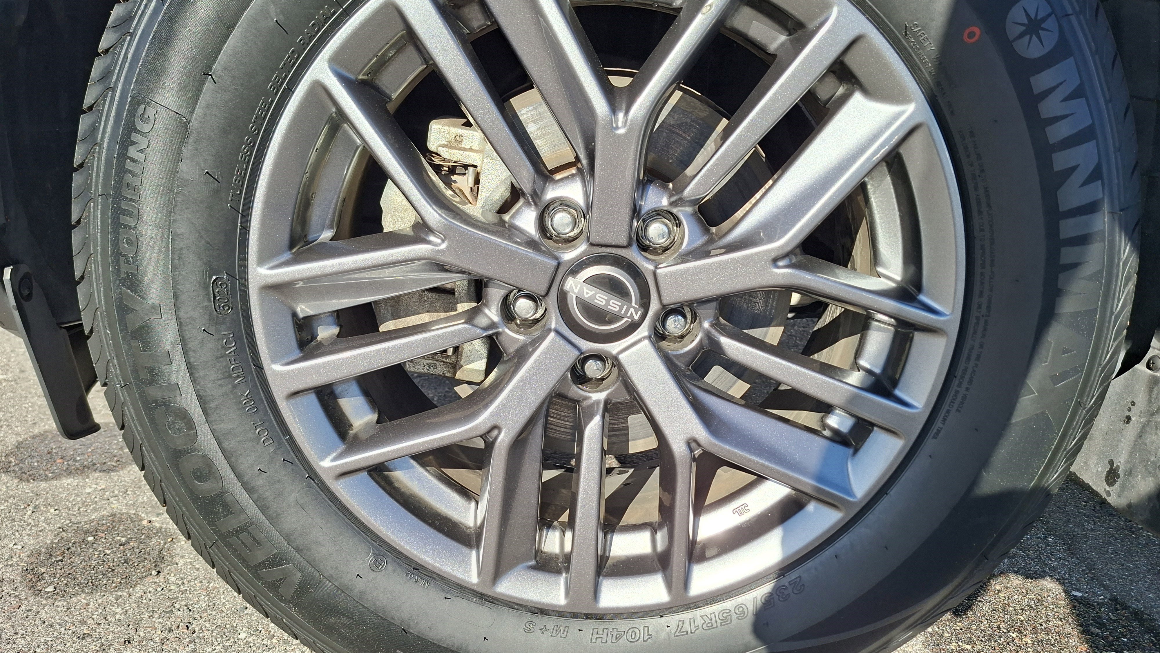 Used 2023 Nissan Rogue S image 25