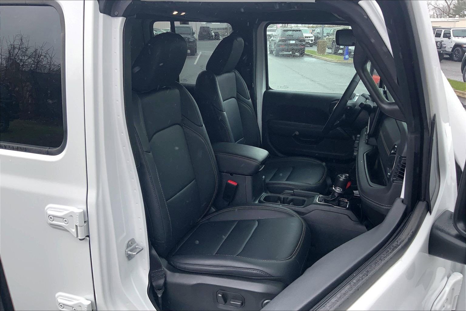 Certified 2025 Jeep Wrangler Sahara image 7