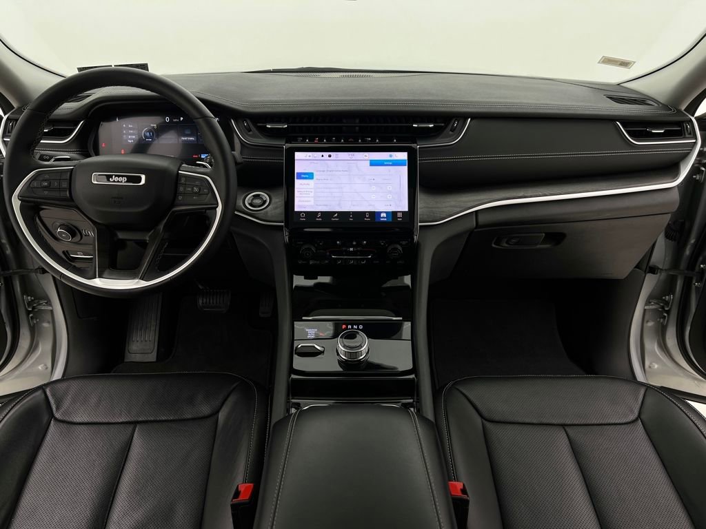 Used 2023 Jeep Grand Cherokee Limited w/ Luxury Tech Group II image 22