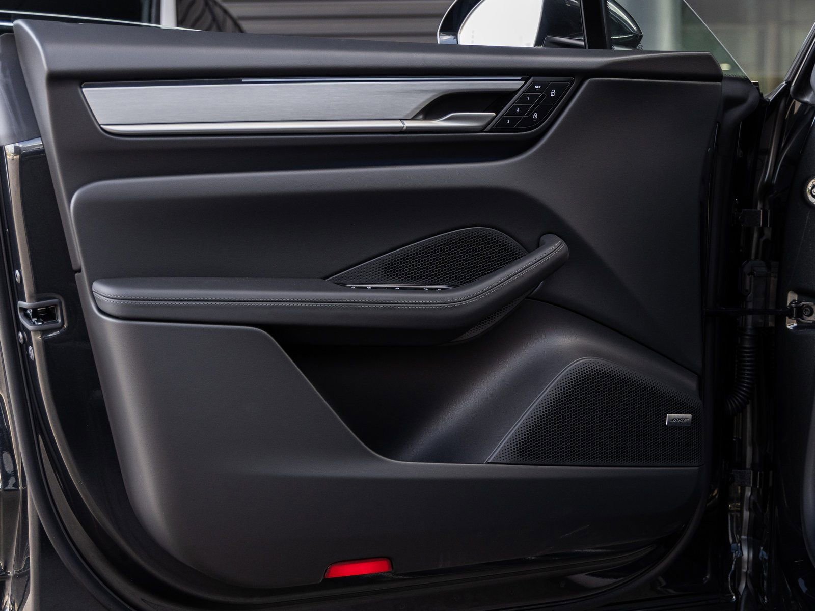 New 2025 Porsche Macan 4S Electric image 20