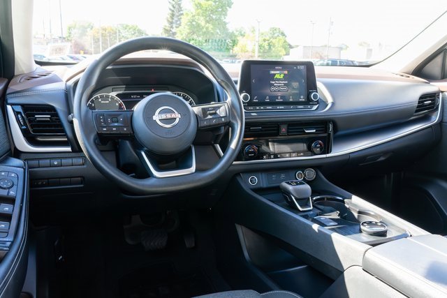 Used 2022 Nissan Rogue SV image 14