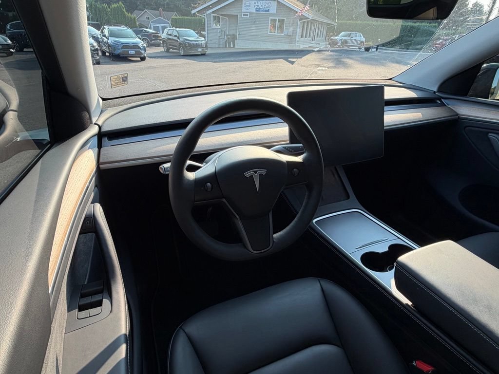 Used 2024 Tesla Model Y Long Range AWD/4WD image 23