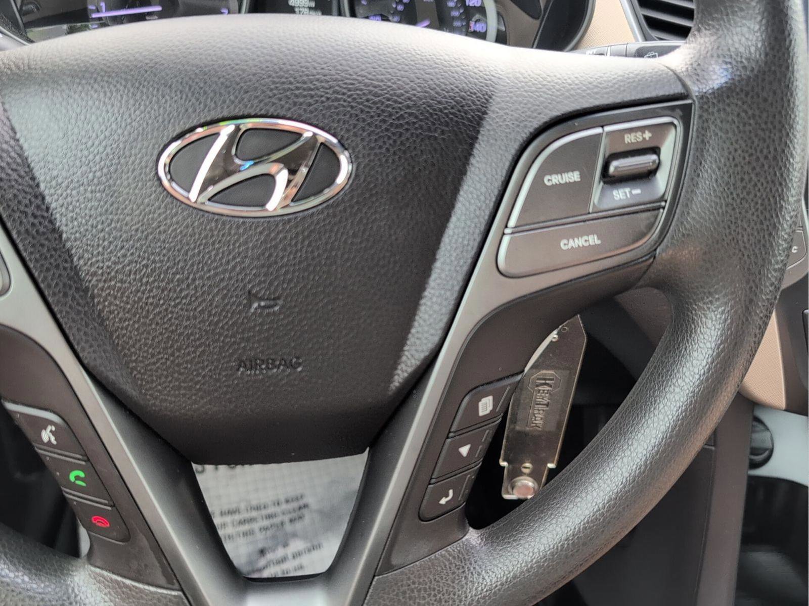 Used 2017 Hyundai Santa Fe SE image 19