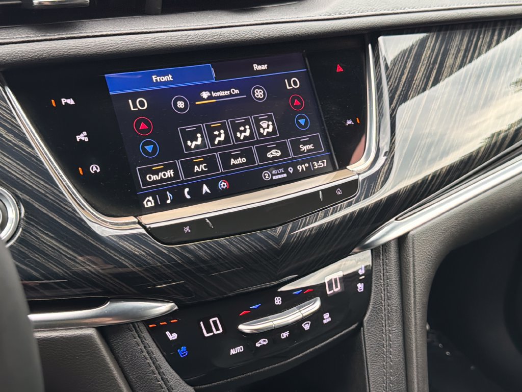 Certified 2024 Cadillac XT6 Premium Luxury w/ Technology Package AWD/4WD image 8