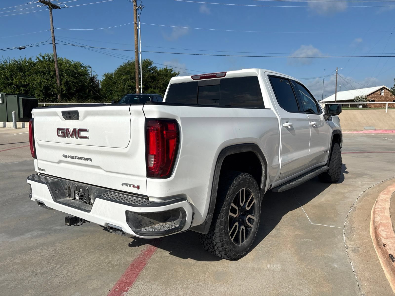 Used 2022 GMC Sierra 1500 AT4 w/ AT4 Preferred Package AWD/4WD image 5