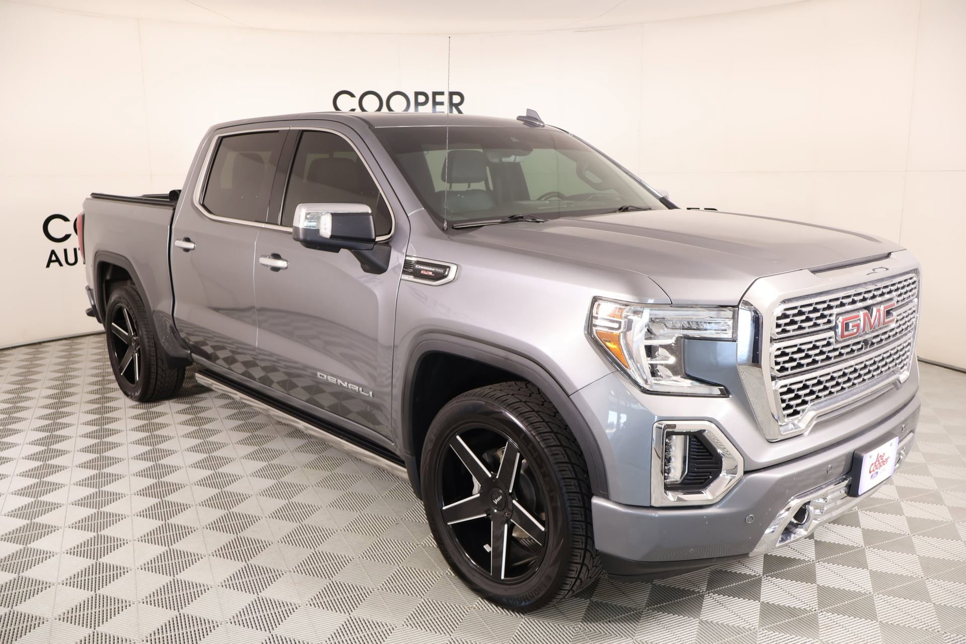 Used 2020 GMC Sierra 1500 Denali w/ Denali Ultimate Package AWD/4WD image 1