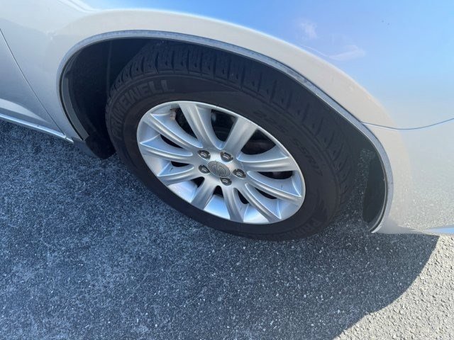 Used 2012 Chrysler 200 Touring image 8